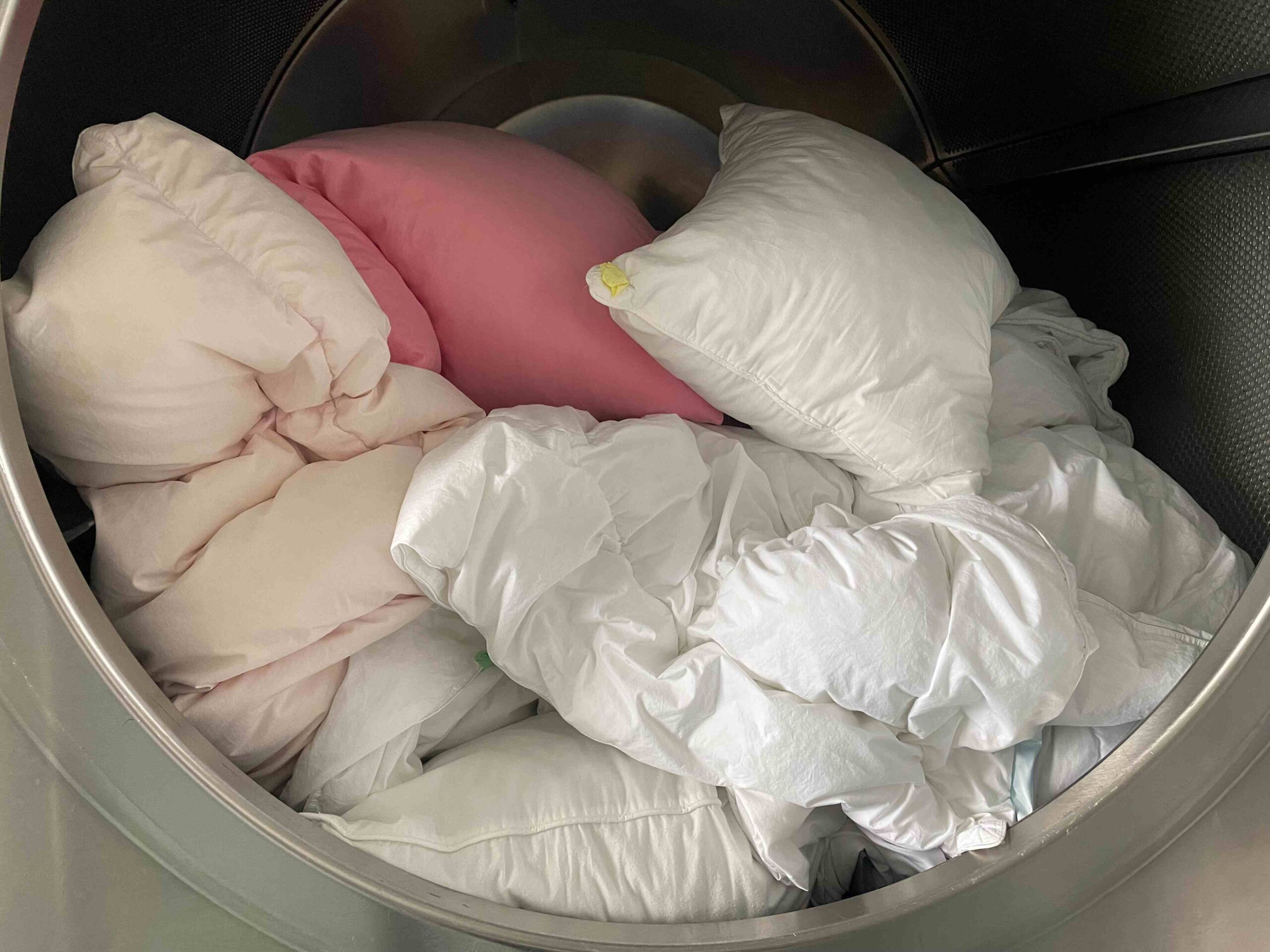 Pralnia Wicher - Specjalistyczne czyszczenie pierza i puchu, kołder i poduszek (3)